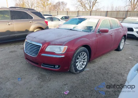 2013 Chrysler 300 Motown z USA, uszkodzony, nr VIN 2C3CCAAG1DH643890